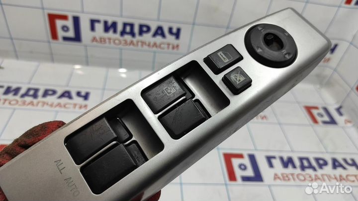 Блок управления стеклоподъемниками Geely Emgrand EC7 1067002335