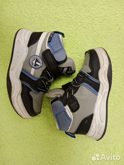 Кроссовки детские 24 размер