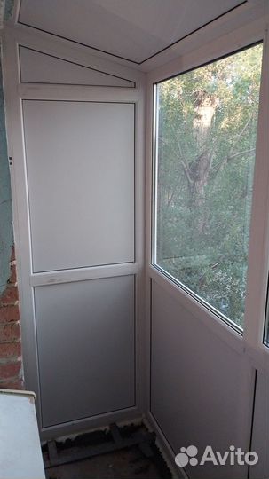 Остекление балконов под ключ