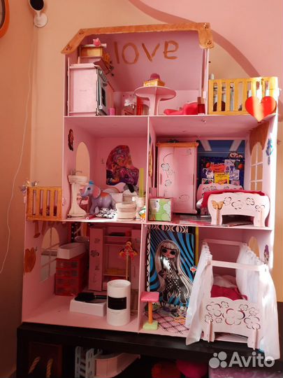 Домик кукольный