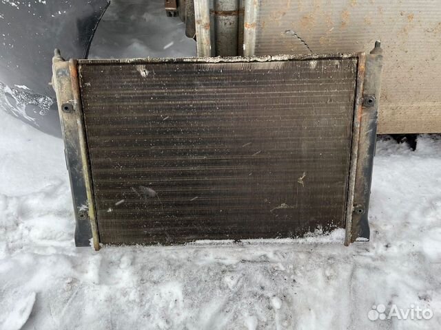 Радиатор охлаждения Volkswagen Passat B3