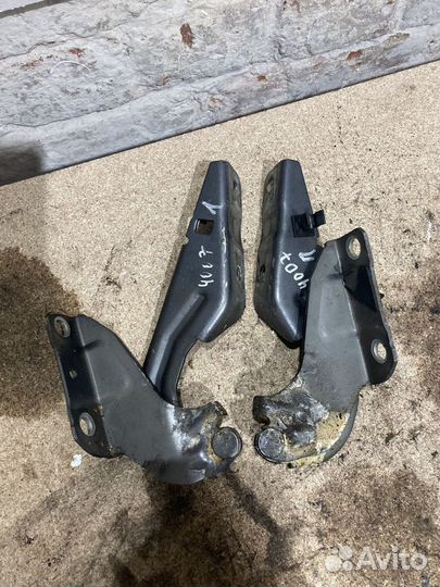 Петля капота левая, правая Peugeot 4007