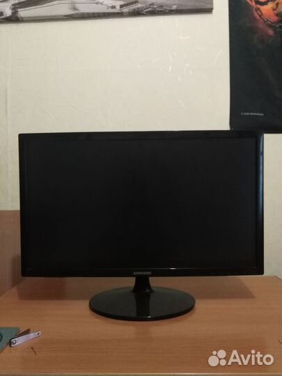 Монитор Samsung S24D332h