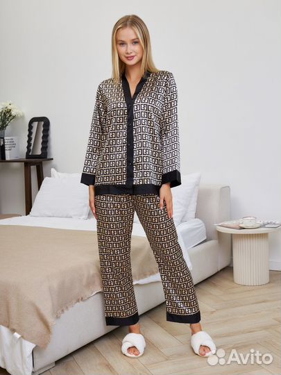Пижамы женские