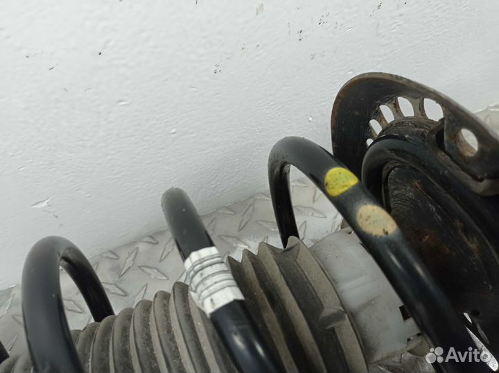 Амортизатор передний левый, Mercedes E-klasse 2014