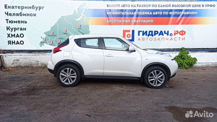 Блок управления климатической установкой Nissan Juke (F15) 24845BX83B