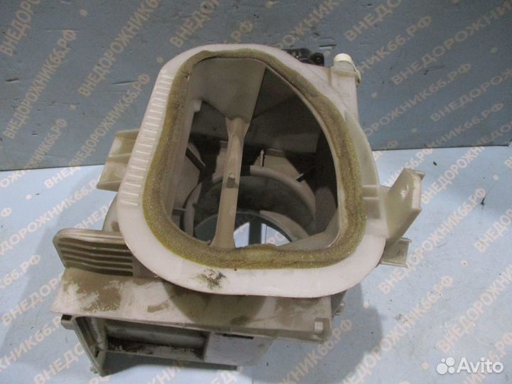 Корпус мотора отопителя Toyota Land Cruiser 100