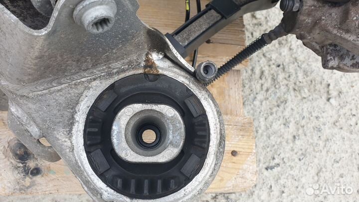 Задний подрамник в сборе на Mercedes-Benz W211