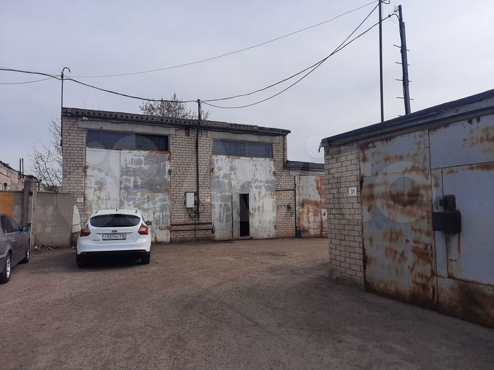 Гараж, > 30 м²