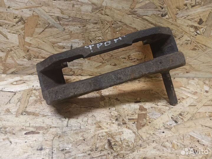 Скоба суппорта Opel Frontera A