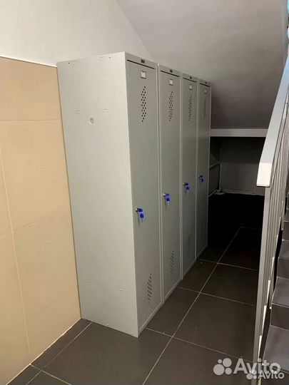 Шкаф металлический для одежды