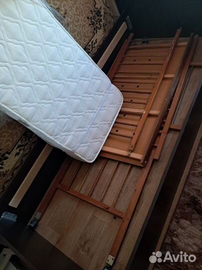 Кроватка с матрасом