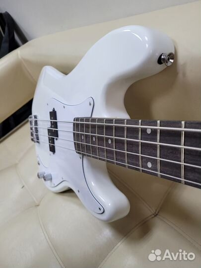 Новая бас гитара Denn SB-100 с гарантией