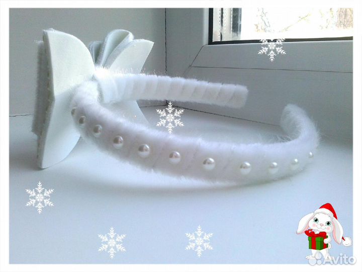 Новогодний белый бант. Меховой бант