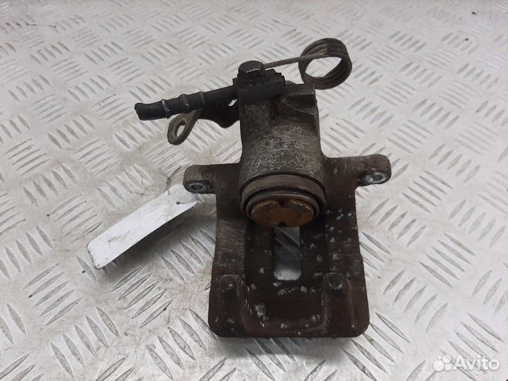 Суппорт задний правый для Audi A6 C5 8E0615424