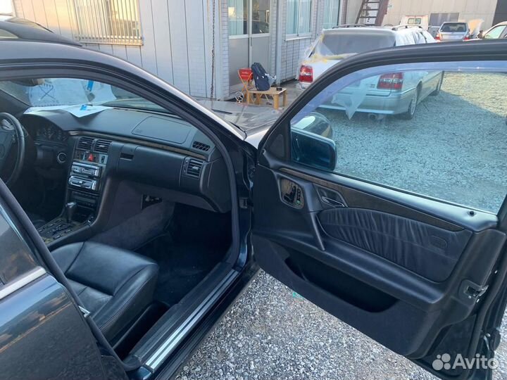 В разбор Mercedes E320 W210 S210 4matic из Японии