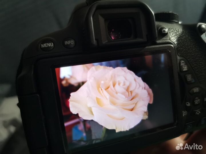 Зеркальный фотоаппарат canon 700d