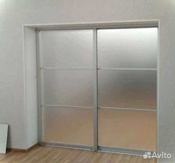 Стеклянная перегородка