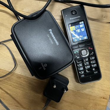 IP телефон Panasonic KX-TPA60 с базовой станцией
