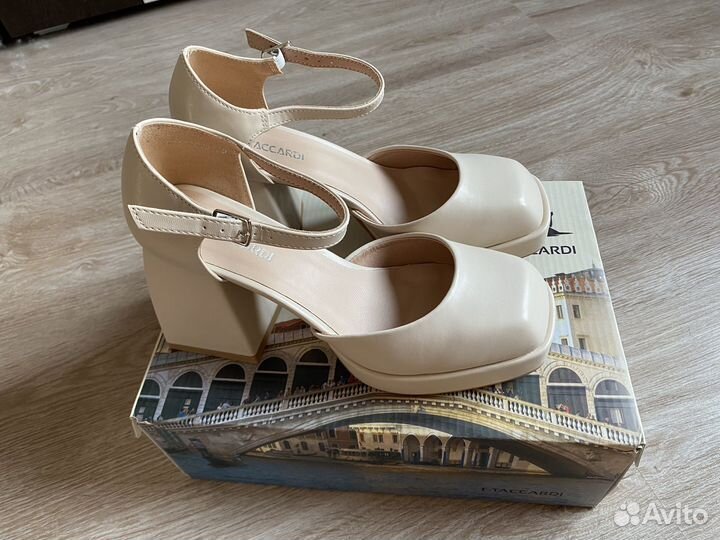 Туфли/ босоножки на каблуке/ платформе