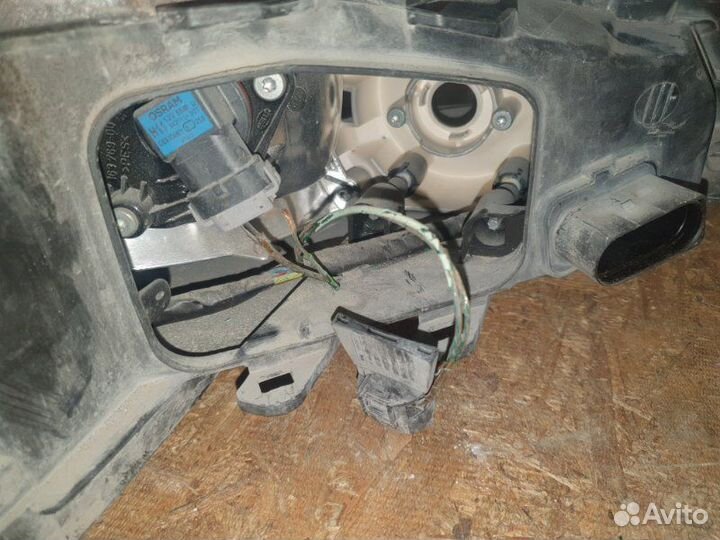 Фара левая Porsche Cayenne 957 2007-2010