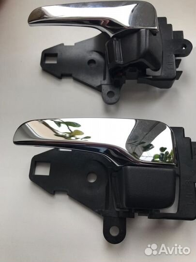 Хромированные ручки внутренние на Mitsubishi