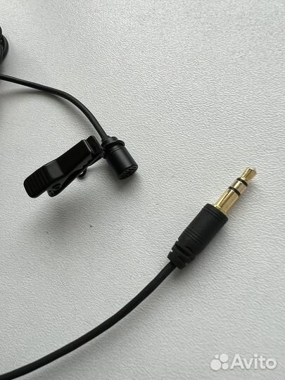 Петличный микрофон