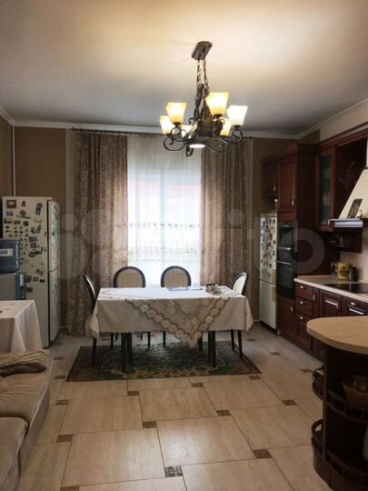 Коттедж 182 м² на участке 10,8 сот.