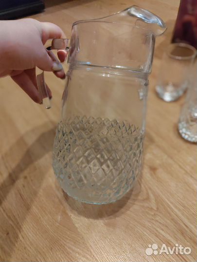 Кувшин со стаканами