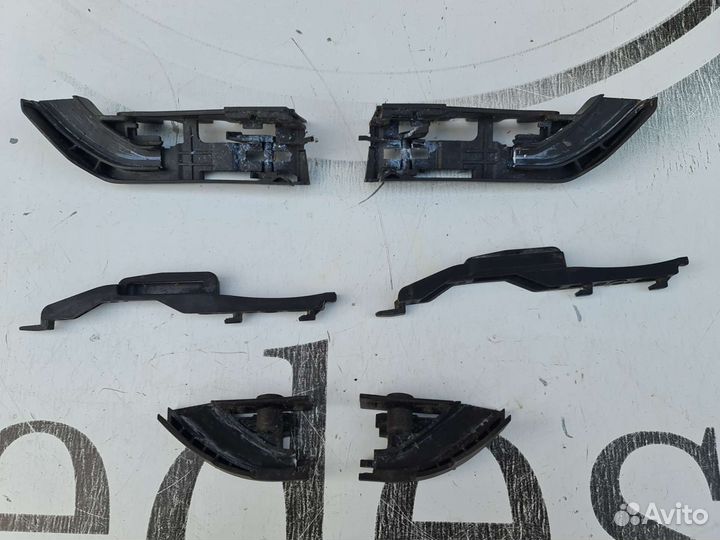 Опора обтекателя люка Mercedes W213