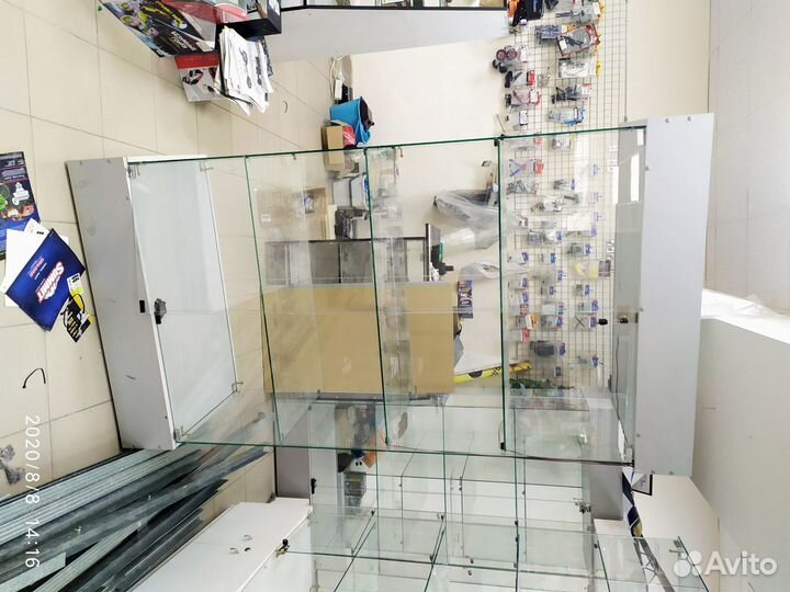 Шкаф-витрина стеклянная