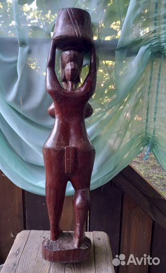 Африканские статуэтки из красного дерева
