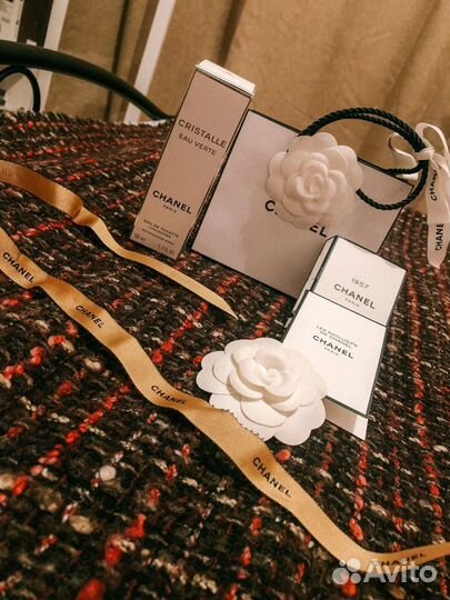 Пакеты, коробочки и ленты Chanel