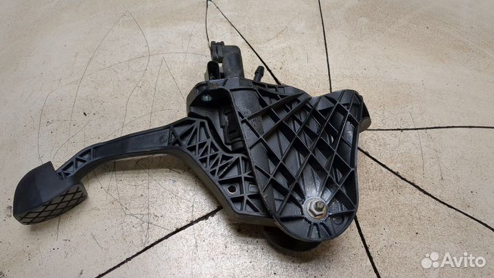 Педаль сцепления Volkswagen Touran, 2004