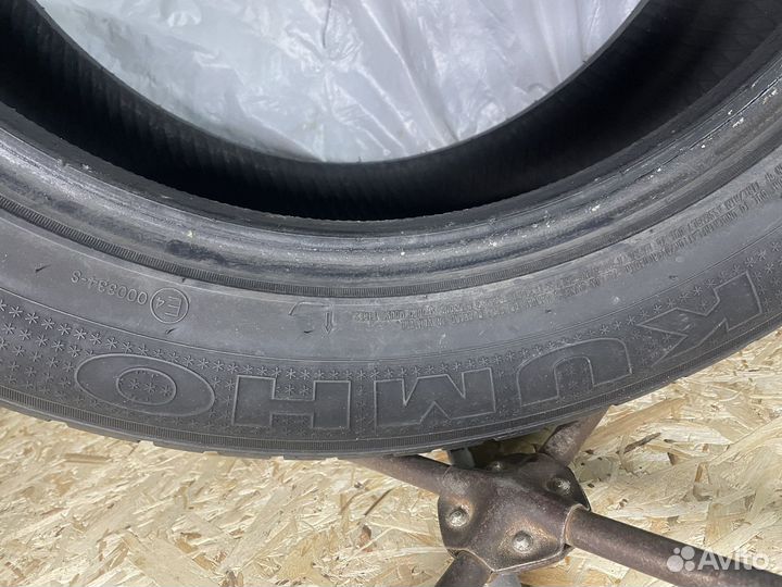 Kumho 792 225/60 R18