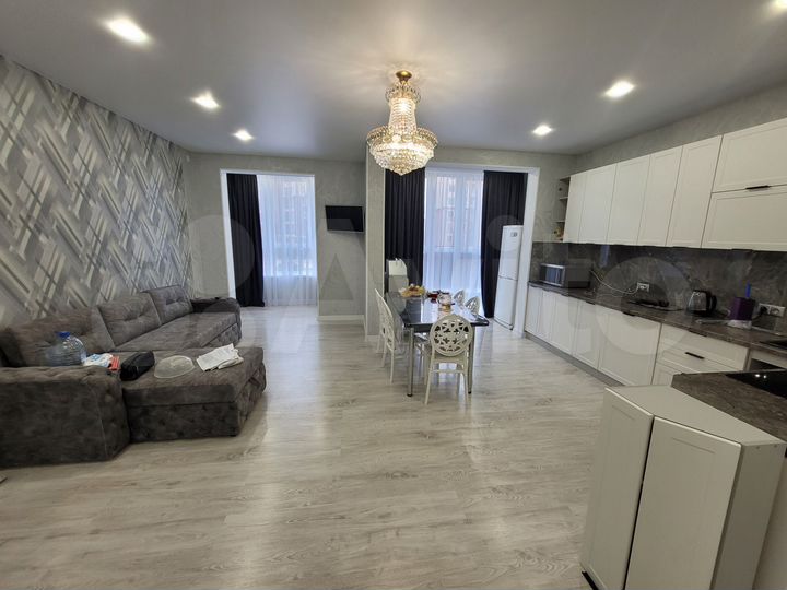 3-к. квартира, 90 м², 2/9 эт.