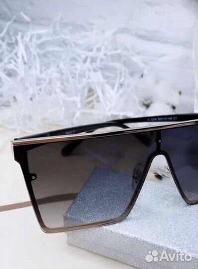 Новые стильные очки с чехлом