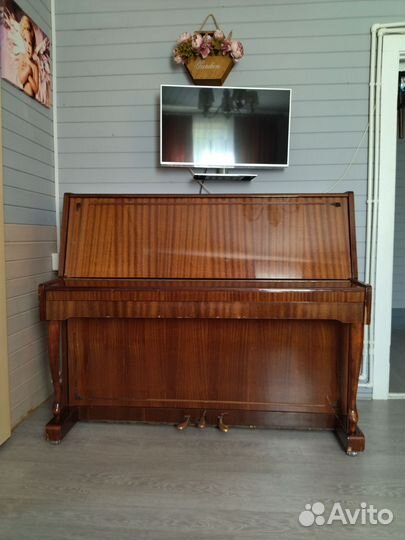 Фортепиано Лирика,в рабочем состоянии