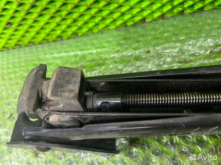 Домкрат Opel Corsa D 2008