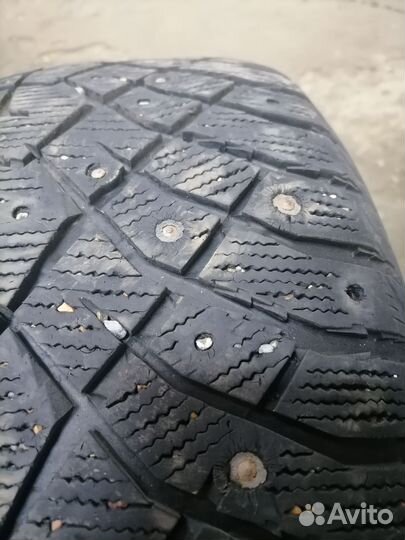 Nitto Therma Spike 235/55 R17