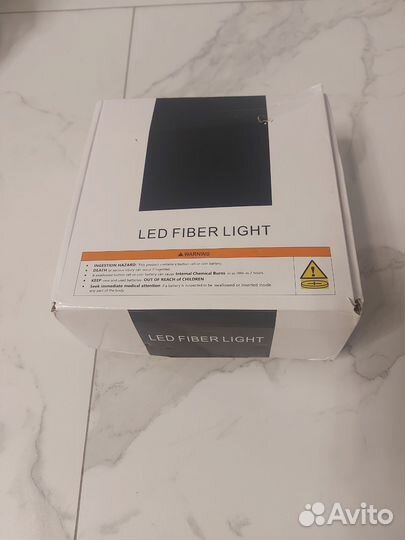 Волоконно-оптический световой светильник