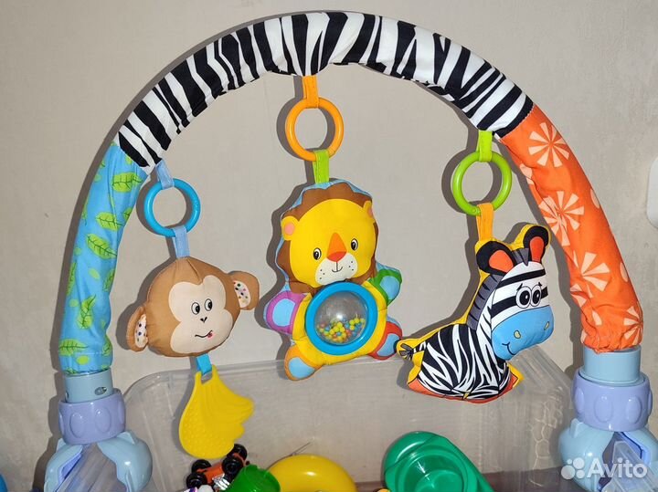 Игрушки на коляску