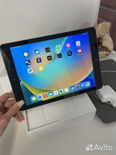 Планшет apple iPad 6