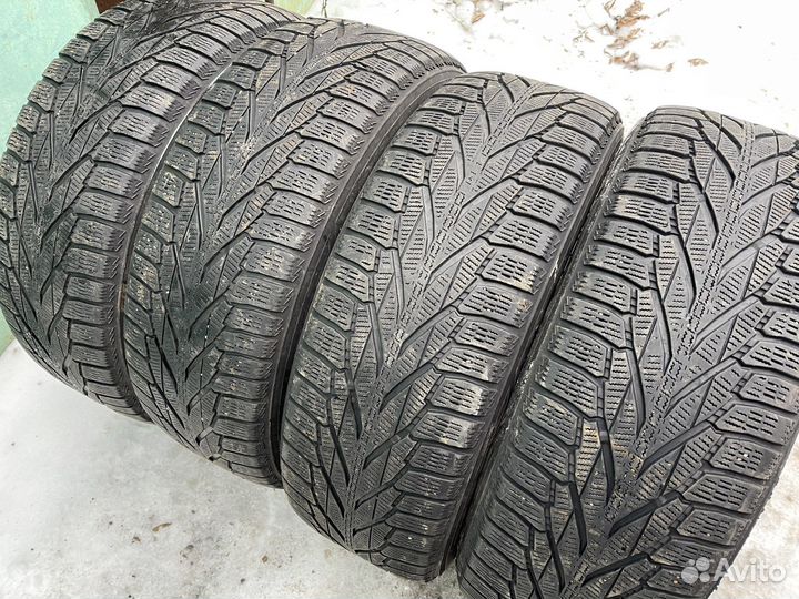 Nokian Tyres Hakkapeliitta R2 SUV 235/65 R17