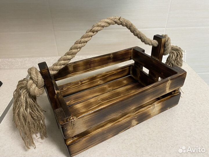 Деревянная корзиночка.Можно использовать по своему