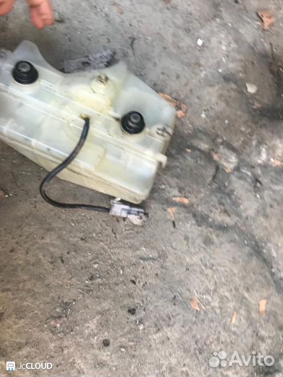 Бачок для тормозной жидкости на toyota brevis JCG1