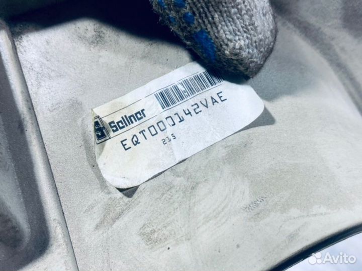 Обшивка двери багажника левая Land Rover Range