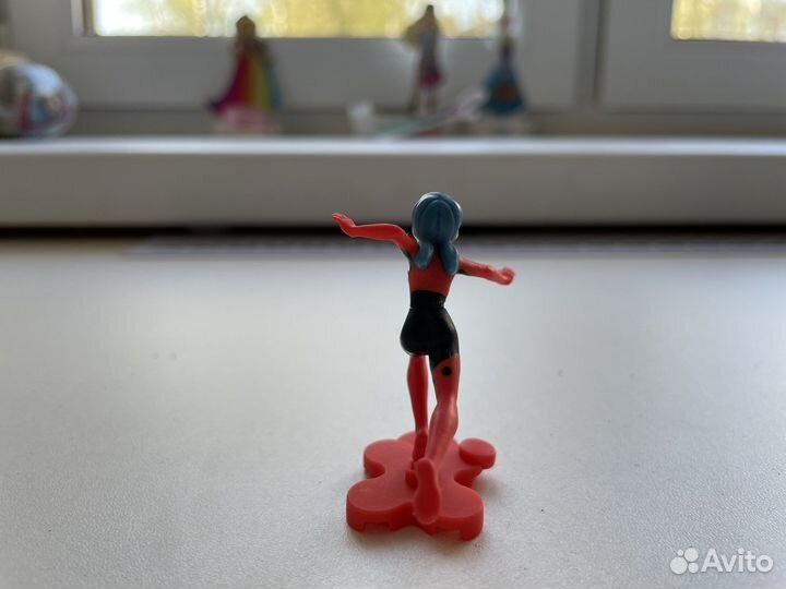 Игрушки киндер сюрприз Леди Баг и Супер Кот