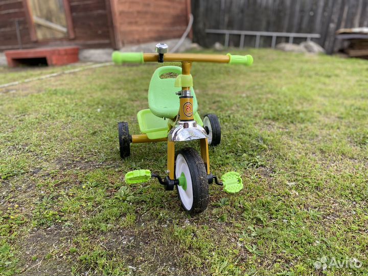 Детский трехколесный велосипед