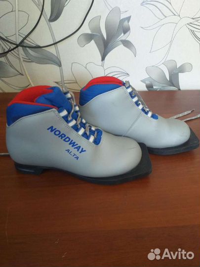 Лыжные ботинки 33размер